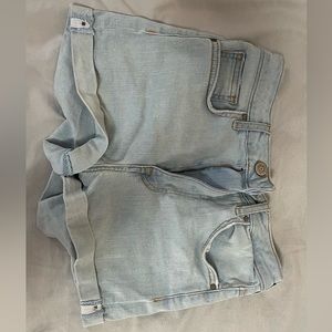 Forever 21 jean shorts size 25